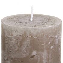 Article Bougies piliers marron uni 60×80 mm, lot de 4. Bougies décoratives rustiques pour une ambiance chaleureuse.
