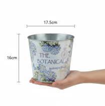 Article Cache-pot en métal motif hortensias, Ø 17,5 cm, H 16 cm
