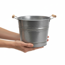 Article Cache-pot vintage en zinc avec poignées bois Ø22cm H20cm