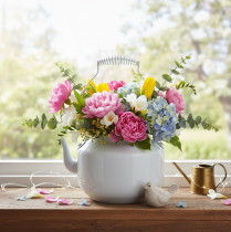 Article Théière décorative en métal au style vintage pour les compositions florales