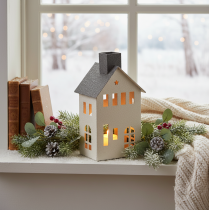 Article Maison décorative en métal avec cheminée et fenêtres 24 cm