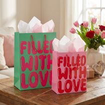 Article Sacs cadeaux colorés avec poignées « Filled with Love » 36/23 cm – Lot de 2