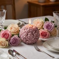 Article Bougie ronde sculptée roses en cire rose Ø 7 cm