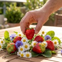 Article Fraises artificielles rouges décoratives 5 cm, 12 pièces