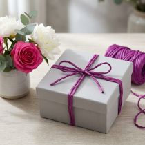 Article Bobine de ficelle en papier fuchsia 6 mm x 23 m