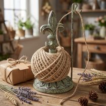 Article Support à bobine de fil décoratif en métal style antique avec motif de fleur de lys, 20,5 cm