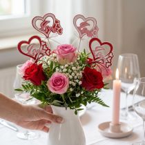 Article Lot de 16 Piques Déco Cœurs en Bois "Love" Rouge et Blanc 25,5 cm