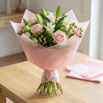 Article Film floristique rose imperméable 57 cm, lot de 20 feuilles découpées pour bouquets
