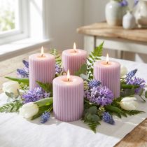 Article Bougies cylindriques rainurées en cire lilas 70x90 mm - Lot de 4