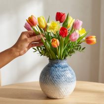 Article Vase en céramique bleu et blanc avec effet tressé 18,5 cm