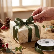 Article Ruban déco en taffetas vert mousse 10 mm x 50 m pour emballages cadeaux