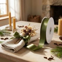 Article Ruban en taffetas brillant vert 25 mm x 50 m pour décoration