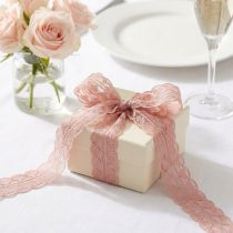 Article Ruban en dentelle rose ancien avec motif cœur 25 mm x 15 m