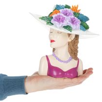 Article Vase décoratif représentant une femme coiffée d'un chapeau, avec des fleurs, pour l'intérieur et l'extérieur, 20 cm.