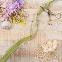 Article Ruban en velours vert sauge 20 mm x 10 m pour emballage cadeau