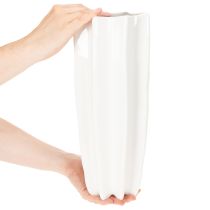 Article Vase Décorative en Céramique Blanche 38 cm avec Surface Striée