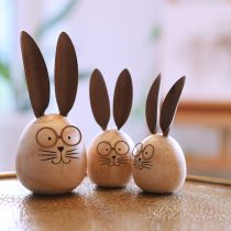 Article Lapin décoratif en bois et métal au design humoristique, un objet sympathique qui attire le regard, 19 cm, 2 pièces