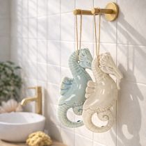 Article Décoration suspendue hippocampe pour salon et salle de bain, ambiance marine estivale, 15 cm, lot de 2