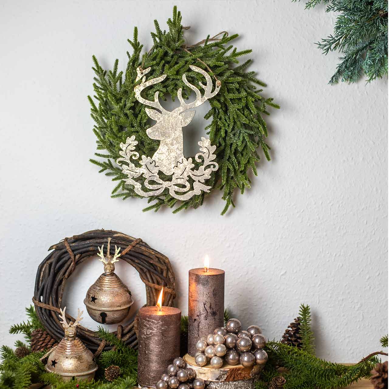 Lot De 27 Pendentifs De Noël En Bois - Décoration Sapin - Père Noël, Renne, Bonhomme De Neige - Ficelle Incluse