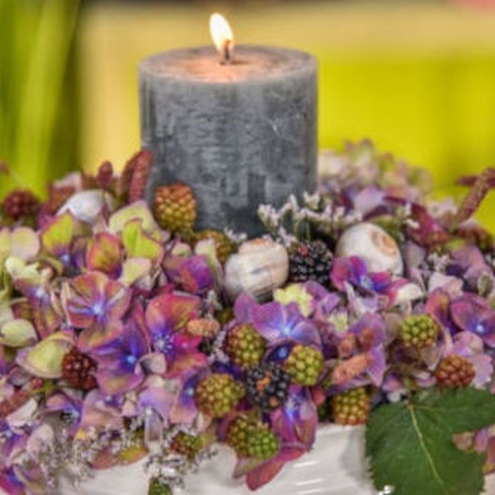 Déco marine avec hortensias coquillages et bougie