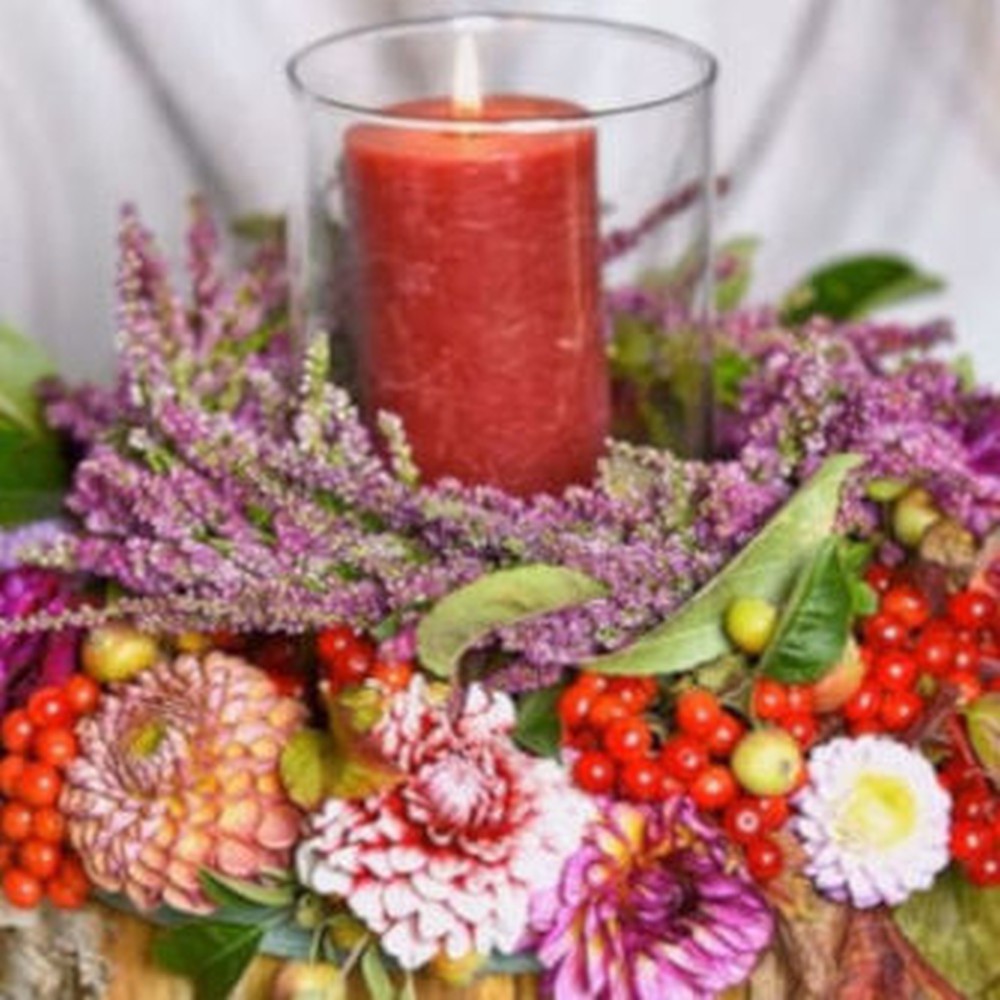 Photophore avec dahlias pour les soirées d’été