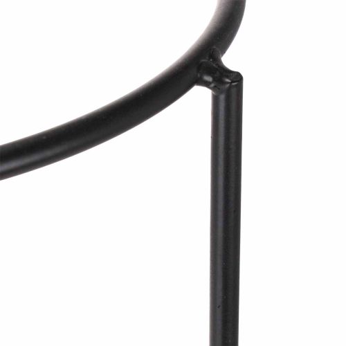 ProductNameSupport rond en métal noir pour pot de fleurs de 25 cm, hauteur 50 cm/ProductName
ProductDescription<h2>Support rond pour pot de fleurs de 25 cm : choisir un modèle surélevé</h2>
<p>Ce support rond en métal noir permet de placer un pot de fleur | Floristik24.fr