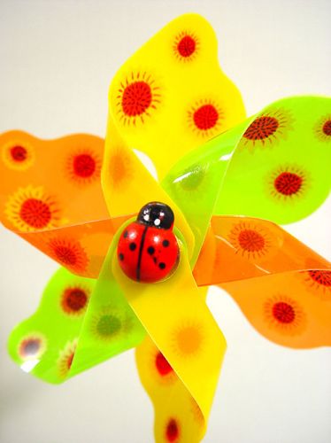 Floristik24 Moulin à vent avec coccinelle sur bâton 7,5 cm 18 pcs