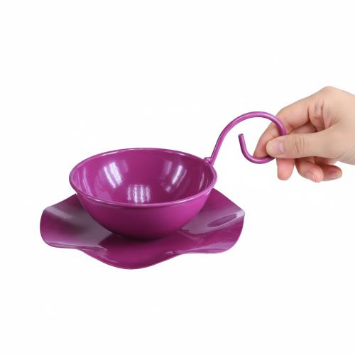 Article Tasse à thé décorative en métal sur soucoupe, violette, Ø 11,5 cm, H 8 cm, lot de 2