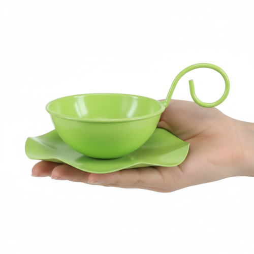 Article Tasse décorative en métal avec soucoupe, vert clair, H 8 cm Ø 11,5 cm, lot de 2