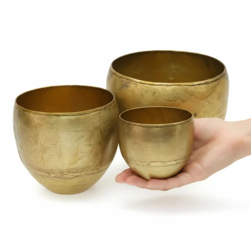 Coupes dorées pour décoration de table et réception
