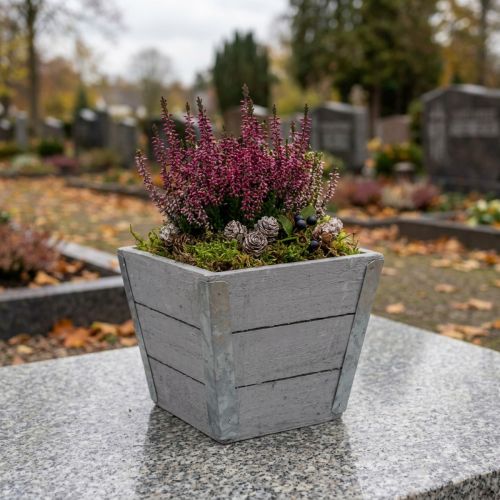 Cache-pot en bois gris shabby chic avec angles métalliques 12,5 × 14,5 × 14,5 cm | Floristik24.fr