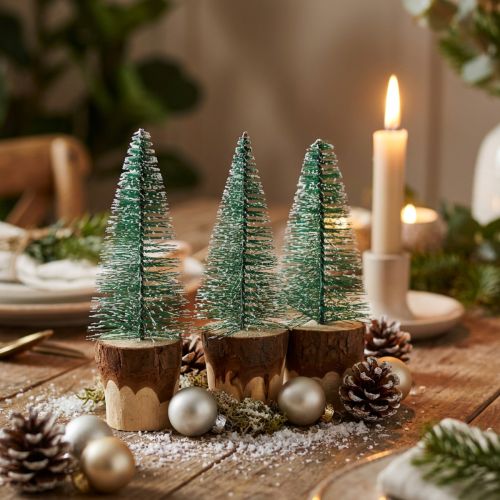 Sapins miniatures enneigés 10 cm sur socle bois - Lot de 8 | Floristik24.fr