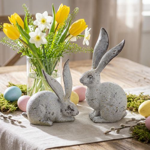 Set de 2 Figurines Lapins Décoratifs en Résine Aspect Béton avec Accents Argentés - Hauteurs 21 cm et 14 cm | Floristik24.fr