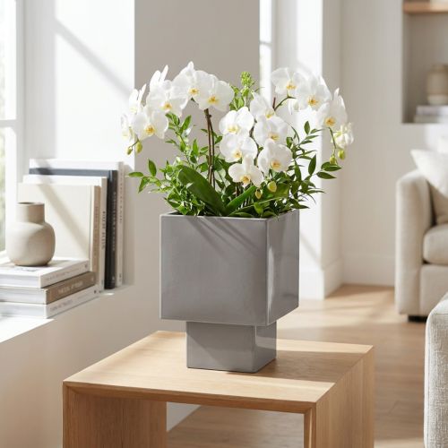Article Pot décoratif carré en métal gris avec socle intégré 22 cm
