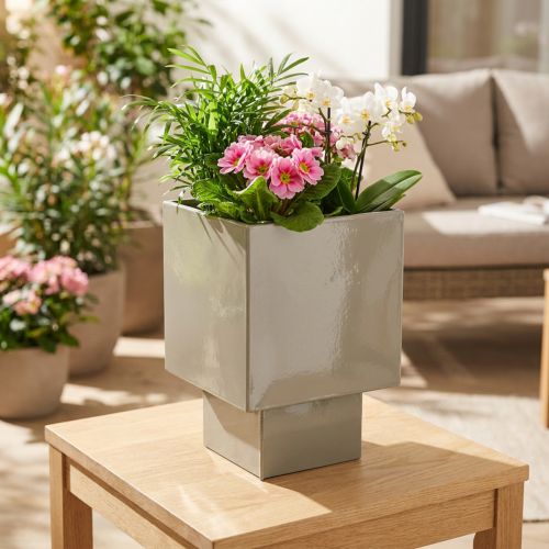 Article Cache-pot cube en métal vert 22 cm avec support surélevé