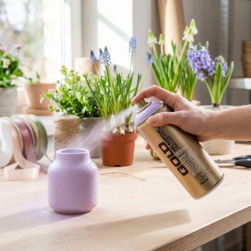 Article Bombe de peinture acrylique Montana Gold Lilas Clair Mat 400 ml