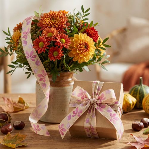 Ruban décoratif beige motifs feuilles d’automne en rose et violet 25 mm x 20 m | Floristik24.fr