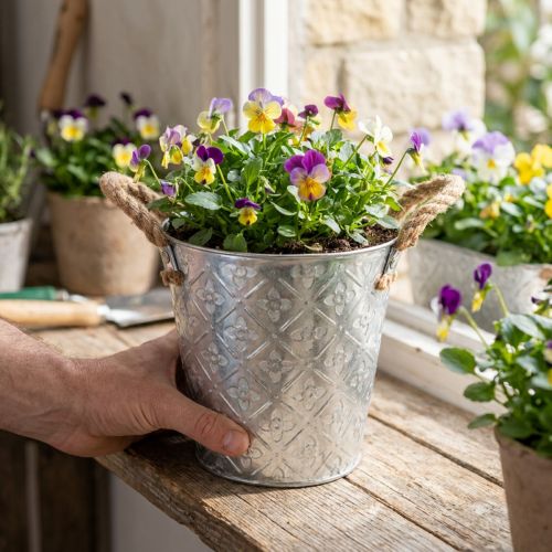 Pot en métal décoratif avec poignées en corde et motif floral Ø18cm | Floristik24.fr