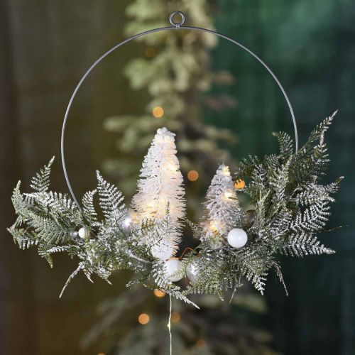 Article Couronne lumineuse avec sapins et boules, Avent, décoration hiver à accrocher, Anneau décoration LED argent L45cm Ø30cm