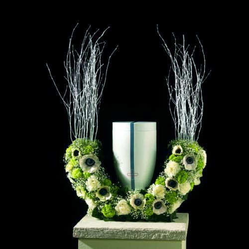 Article Urne en mousse florale demi-anneau bijoux de deuil H29cm Ø47cm 1 pièce
