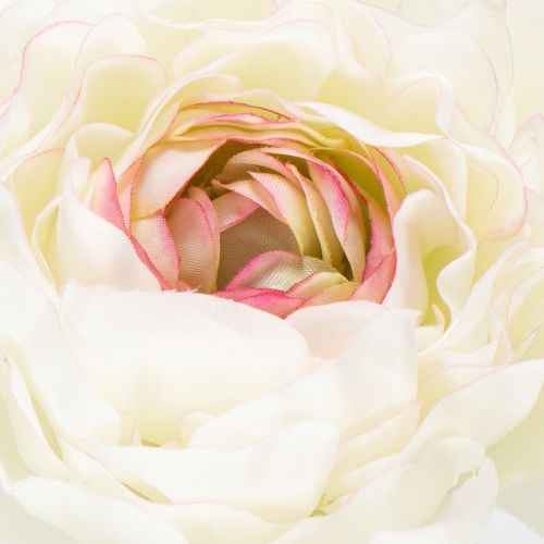 Article Renoncules artificielles aux fleurs délicates pour une décoration élégante et facile d'entretien, 51 cm, 3 pièces.