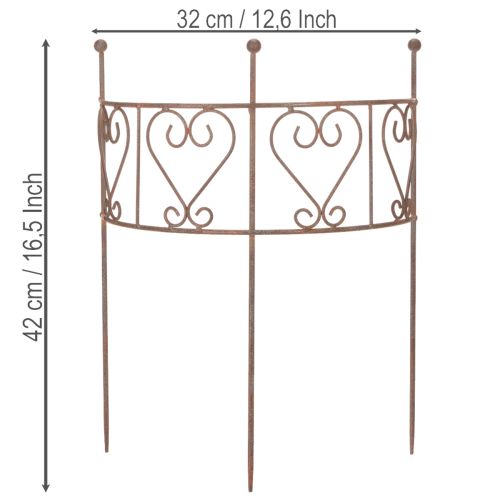 Article Treillis semi-circulaire orné d'un cœur. Idéal pour une décoration de jardin rustique. 42 cm