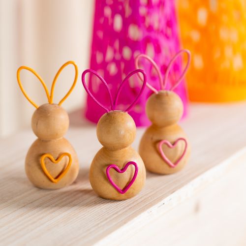 Article Figurine décorative de lapin en bois avec oreilles en fil de fer pour décorations de Pâques modernes, 11 cm, lot de 4
