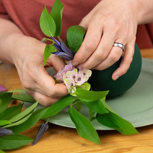 Article Boule en mousse florale petite verte Ø12cm 5 pcs