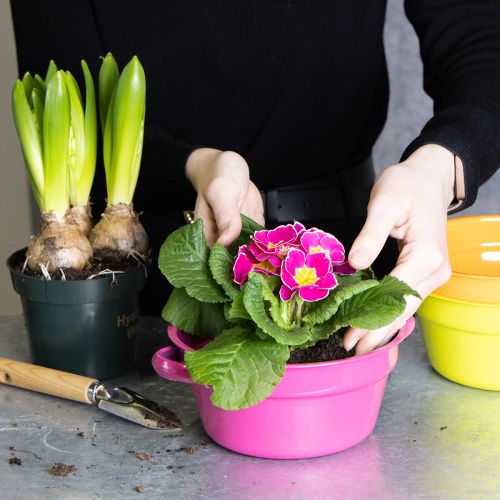 Article Pot de fleurs en métal, design original pour espaces de vie raffinés et décoration élégante, 17 cm, lot de 3