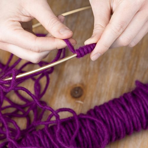 Article Cordon décoratif en laine violette de 55 m, idéal pour l'art floral et les loisirs créatifs.