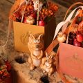 Figurine écureuil assis en céramique pour décoration d'automne 10 cm | Floristik24.fr