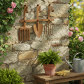 Barre à crochets pour outils de jardin, décorations de jardin, râteau, bêche et houe ; porte-manteau en métal rouillé, L33,5 cm | Floristik24.fr