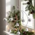 Couronne en métal blanche avec grelots – Décoration de Noël à suspendre | Floristik24.fr
