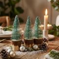 Sapins miniatures enneigés 10 cm sur socle bois - Lot de 8 | Floristik24.fr